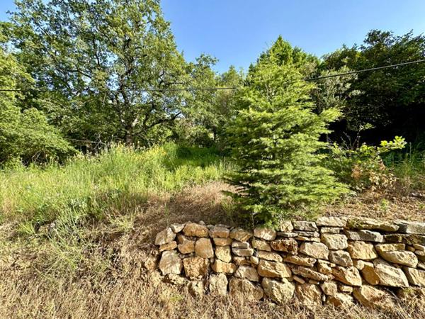 Terrain constructible de 630 m2 environ