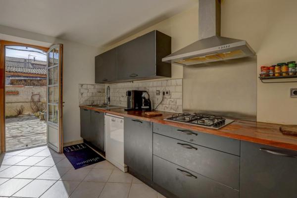 Maison à LESCURE-D'ALBIGEOIS, 81380 - 4 pièces 150m²