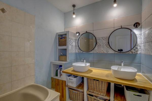 Maison à LESCURE-D'ALBIGEOIS, 81380 - 4 pièces 150m²