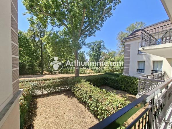 Vente                                                      Appartement
                        
                     3 pièces                      65 m2                     à Saint-Germain-Lès-Corbeil