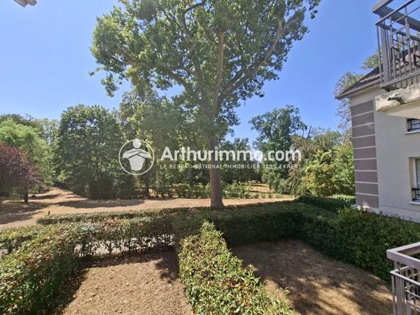 Vente                                                      Appartement
                        
                     3 pièces                      65 m2                     à Saint-Germain-Lès-Corbeil