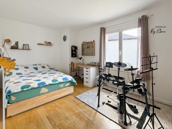 Villa d’architecte rénovée – Golf de Bussy – Plain-pied – 5 chambres – RER A à pied - Bussy-Saint-Georges - à vendre