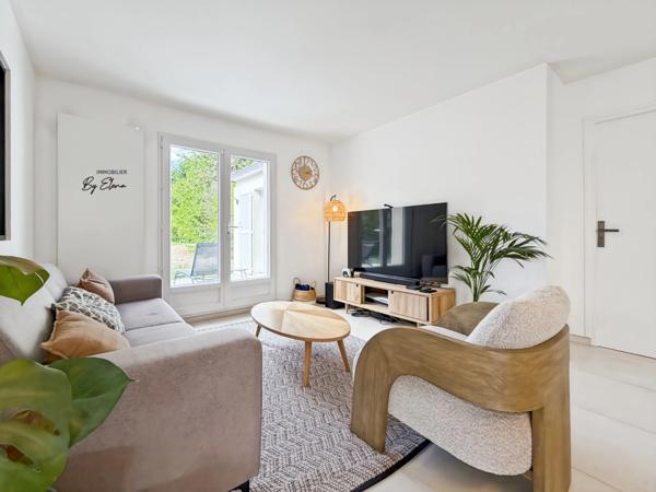Villa d’architecte rénovée – Golf de Bussy – Plain-pied – 5 chambres – RER A à pied - Bussy-Saint-Georges - à vendre