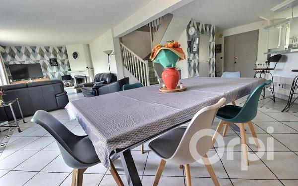 Maison à vendre    8 pièces • 146 m2 Plaisir