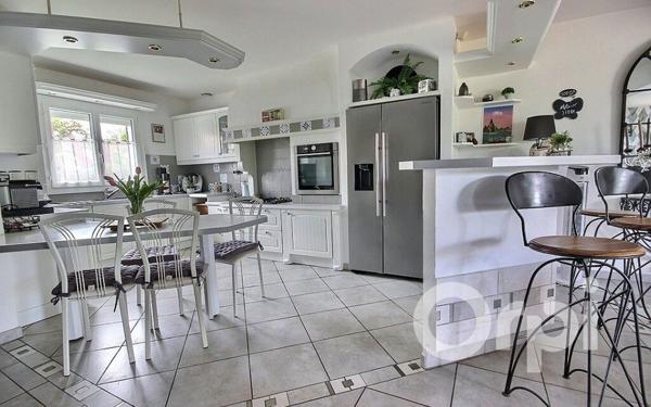 Maison à vendre    8 pièces • 146 m2 Plaisir