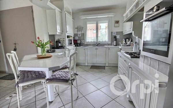 Maison à vendre    8 pièces • 146 m2 Plaisir