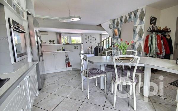 Maison à vendre    8 pièces • 146 m2 Plaisir