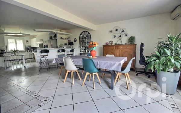 Maison à vendre    8 pièces • 146 m2 Plaisir