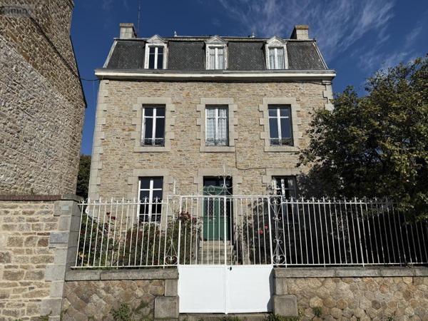 Maison à vendre à Guingamp dans les Côtes-d'Armor (22200), ref : 22064-1214