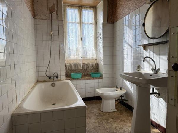 Maison à vendre à Guingamp dans les Côtes-d'Armor (22200), ref : 22064-1214