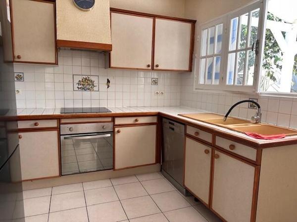 A VENDRE JOLIE VILLA T4 R+1 PROCHE PLAGE BOIS JOLAN SAINTE ANNE