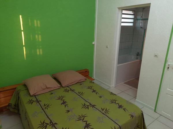 A VENDRE JOLIE VILLA T4 R+1 PROCHE PLAGE BOIS JOLAN SAINTE ANNE