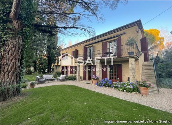 Maison à rénover avec beau potentiel