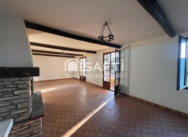 Maison à rénover avec beau potentiel