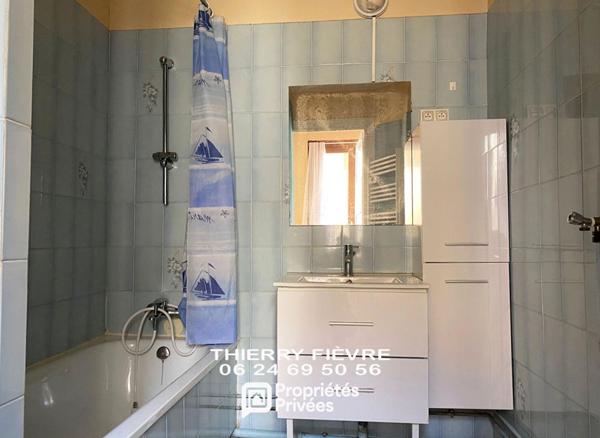 37140 BOURGUEIL APPARTEMENT T3  65 m2