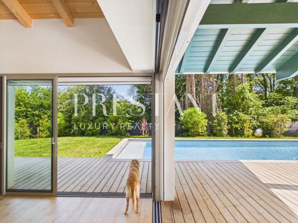 Maison contemporaine de 380 m², piscine et quiétude., BASSUSSARRY