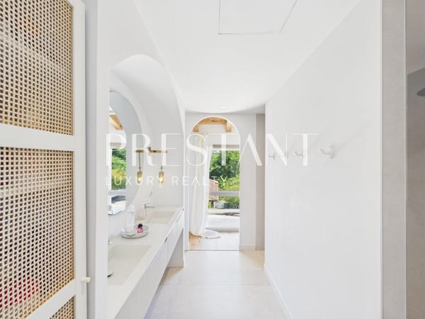Maison contemporaine de 380 m², piscine et quiétude., BASSUSSARRY