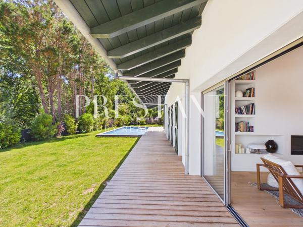 Maison contemporaine de 380 m², piscine et quiétude., BASSUSSARRY