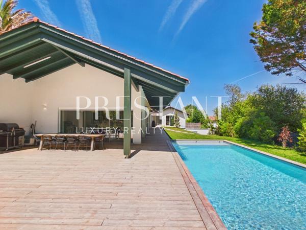 Maison contemporaine de 380 m², piscine et quiétude., BASSUSSARRY