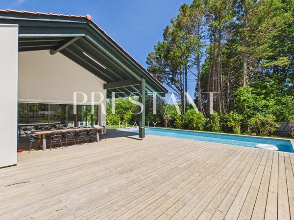 Maison contemporaine de 380 m², piscine et quiétude., BASSUSSARRY
