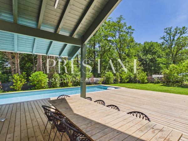 Maison contemporaine de 380 m², piscine et quiétude., BASSUSSARRY