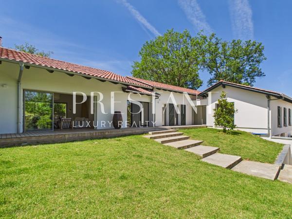 Maison contemporaine de 380 m², piscine et quiétude., BASSUSSARRY