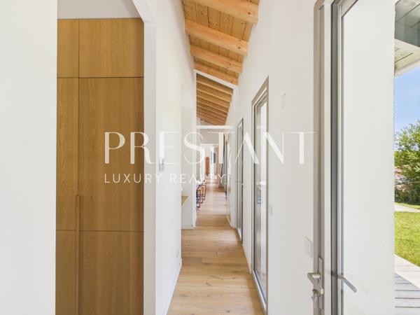 Maison contemporaine de 380 m², piscine et quiétude., BASSUSSARRY