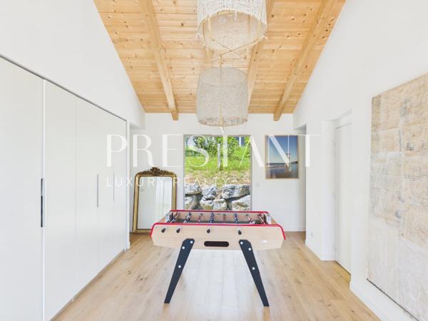 Maison contemporaine de 380 m², piscine et quiétude., BASSUSSARRY