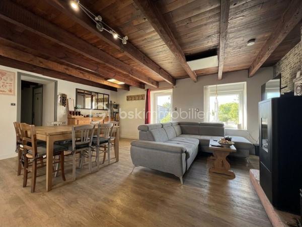 CHARMANTE MAISON  5 PIECES – 118 m² (166 m² au sol) – VIE DE PLAIN PIED - GARAGE - JARDIN

Aude DOUILLARD – BSK IMMOBILIER, vous présente À 2 minutes de Josselin et moins de 10 minutes de Ploërmel (commune de Forges de Lanouée), cette belle maison familiale alliant charme de l'ancien, beaux volumes et économie d'énergie.

Cette charmante maison de 118 m² environ en habitable, 166 m² environ au sol, bénéficie d’une vie de plain-pied avec une pièce de vie chaleureuse avec un poêle à pellet et sa cuisine aménagée ouverte, ses 3 chambres, un bureau, une salle de bains et un wc séparé.  

Un escalier vous mènera ensuite à l’étage qui dessert une spacieuse pièce modulable avec wc à finir d’aménager selon vos envies (suite parentale, salle de jeux ...), ainsi qu’un grenier.

Vous apprécierez également son jardin clos et arboré avec un espace potager.

Un garage et une dépendance vous permettent de bénéficier d’espace de stockage.

A proximité de toutes les commodités, cette charmante maison vous séduira par ses volumes, sa vie de plain-pied, sa possibilité d’espace de vie supplémentaire, le charme du jardin et ses performances énergétiques (panneaux solaires)

Une maison coup de cœur, idéale pour une famille ou un projet d'aménagement sur mesure.

A DECOUVRIR RAPIDEMENT !

Pour visiter et vous accompagner dans votre projet contactez Aude Douillard !

Je réalise pour vous, gratuitement et sous 48h votre avis de valeur dans le cadre d’une succession ou de votre projet de vente ! Au plaisir de vous aider ou vous accompagner personnellement dans votre projet immobilier !