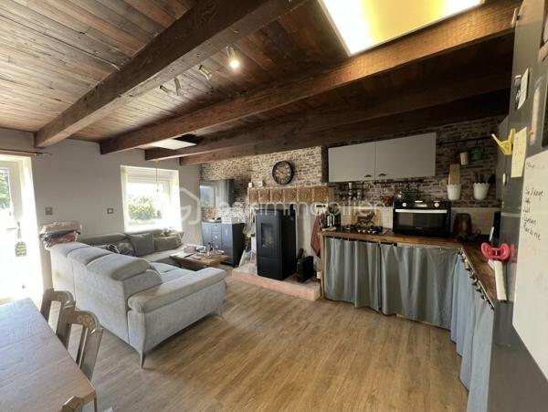 CHARMANTE MAISON  5 PIECES – 118 m² (166 m² au sol) – VIE DE PLAIN PIED - GARAGE - JARDIN

Aude DOUILLARD – BSK IMMOBILIER, vous présente À 2 minutes de Josselin et moins de 10 minutes de Ploërmel (commune de Forges de Lanouée), cette belle maison familiale alliant charme de l'ancien, beaux volumes et économie d'énergie.

Cette charmante maison de 118 m² environ en habitable, 166 m² environ au sol, bénéficie d’une vie de plain-pied avec une pièce de vie chaleureuse avec un poêle à pellet et sa cuisine aménagée ouverte, ses 3 chambres, un bureau, une salle de bains et un wc séparé.  

Un escalier vous mènera ensuite à l’étage qui dessert une spacieuse pièce modulable avec wc à finir d’aménager selon vos envies (suite parentale, salle de jeux ...), ainsi qu’un grenier.

Vous apprécierez également son jardin clos et arboré avec un espace potager.

Un garage et une dépendance vous permettent de bénéficier d’espace de stockage.

A proximité de toutes les commodités, cette charmante maison vous séduira par ses volumes, sa vie de plain-pied, sa possibilité d’espace de vie supplémentaire, le charme du jardin et ses performances énergétiques (panneaux solaires)

Une maison coup de cœur, idéale pour une famille ou un projet d'aménagement sur mesure.

A DECOUVRIR RAPIDEMENT !

Pour visiter et vous accompagner dans votre projet contactez Aude Douillard !

Je réalise pour vous, gratuitement et sous 48h votre avis de valeur dans le cadre d’une succession ou de votre projet de vente ! Au plaisir de vous aider ou vous accompagner personnellement dans votre projet immobilier !