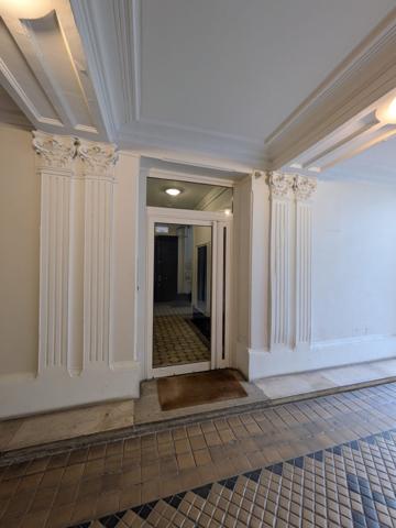 Très bel appartement meublé type F2 d'une superficie de 59,30m² idéalement situé dans le 17ème Arr.
