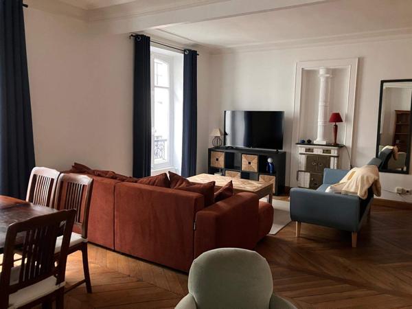 Très bel appartement meublé type F2 d'une superficie de 59,30m² idéalement situé dans le 17ème Arr.