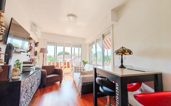 Appartement à vendre    2 pièces • 43 m2 Villeneuve-Loubet