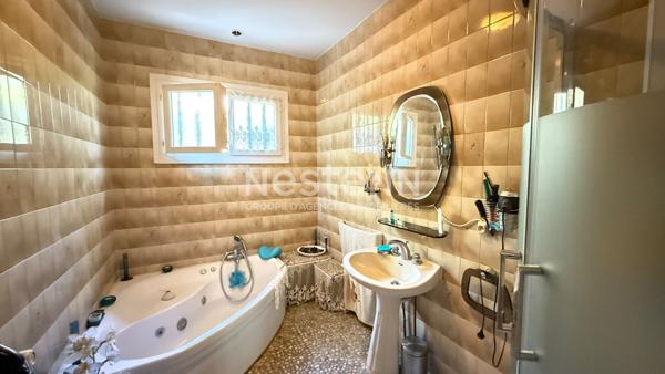 Maison T4 de 102 m² avec garage, jardin de 502 m² et vue dominante à Gardanne Biver