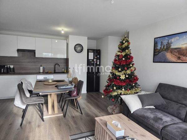 Appartement Type 3 récent avec balcon et parking couvert