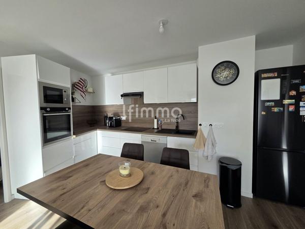 Appartement Type 3 récent avec balcon et parking couvert