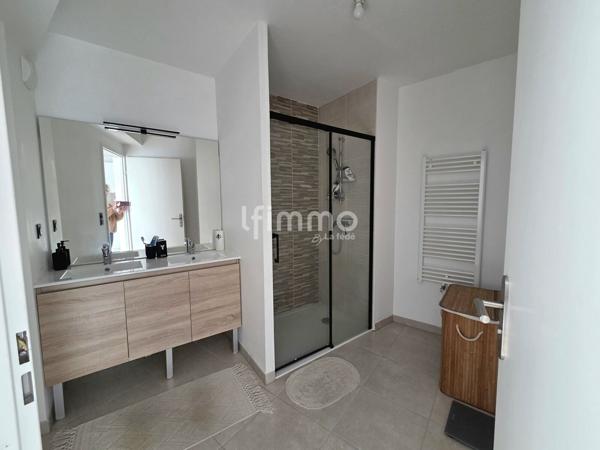 Appartement Type 3 récent avec balcon et parking couvert