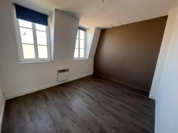 A LOUER : T3 à LILLE • rue saint Sébastien - Vieux Lille • 790 € CC • Réf. G476-3