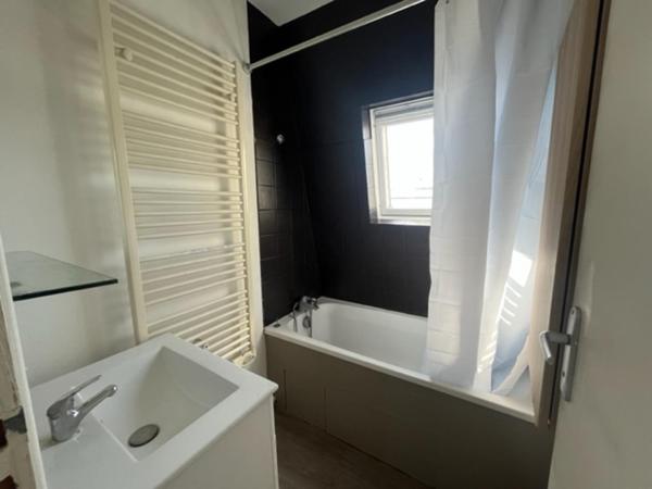 A LOUER : T3 à LILLE • rue saint Sébastien - Vieux Lille • 790 € CC • Réf. G476-3