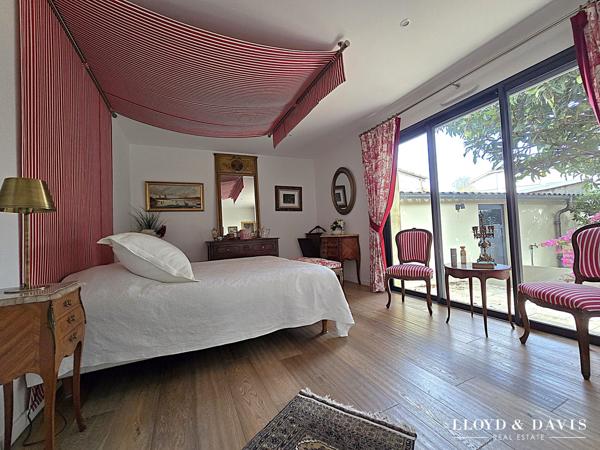 Bouscat centre -  Elégante contemporaine en pierre avec jardin et garage