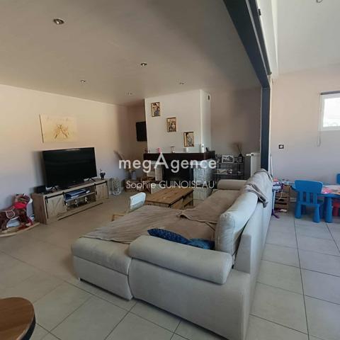 Maison à SAINT-LEGER-SOUS-CHOLET, 49280 - 6 pièces 120m²