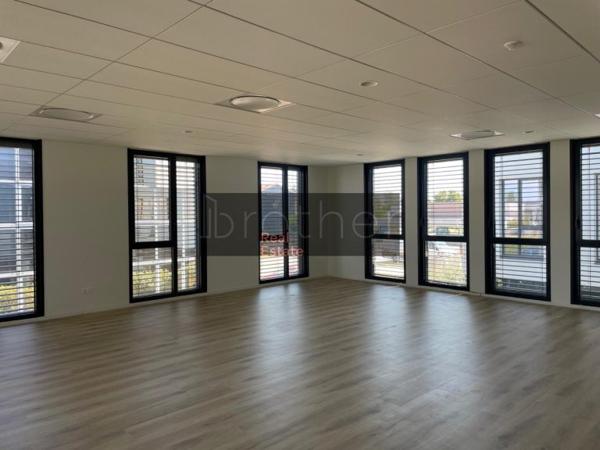 Bureau de 310 m² à louer à Bordeaux Ouest-Merignac
