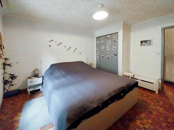 Immeuble à vendre    5 pièces •  Villeneuve-lès-Béziers