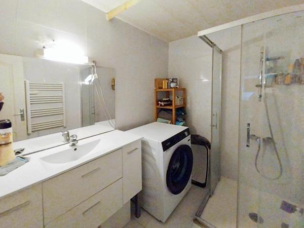 Immeuble à vendre    5 pièces •  Villeneuve-lès-Béziers