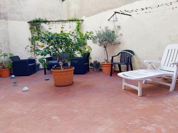 Immeuble à vendre    5 pièces •  Villeneuve-lès-Béziers