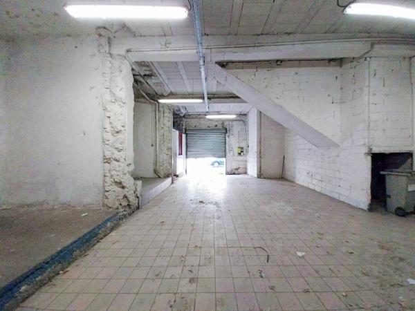 Immeuble à vendre    5 pièces •  Villeneuve-lès-Béziers