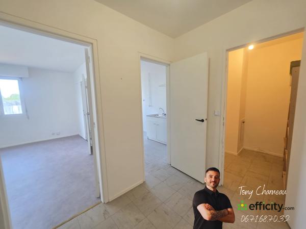 Appartement
         2 pièces
        - 40 m² 86 500 € *