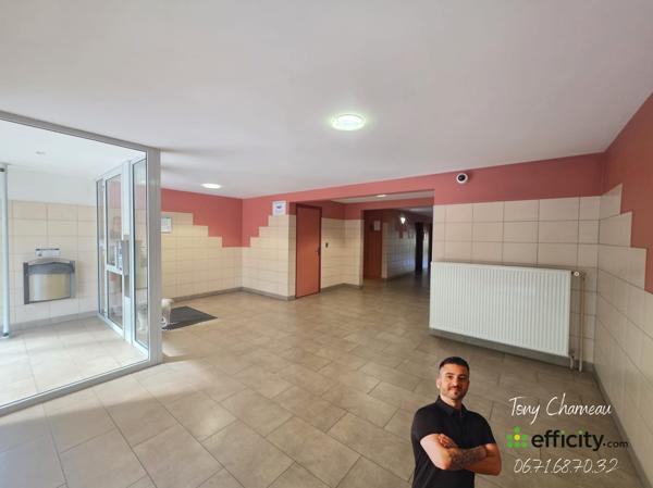 Appartement
         2 pièces
        - 40 m² 86 500 € *