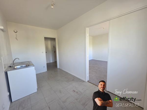 Appartement
         2 pièces
        - 40 m² 86 500 € *