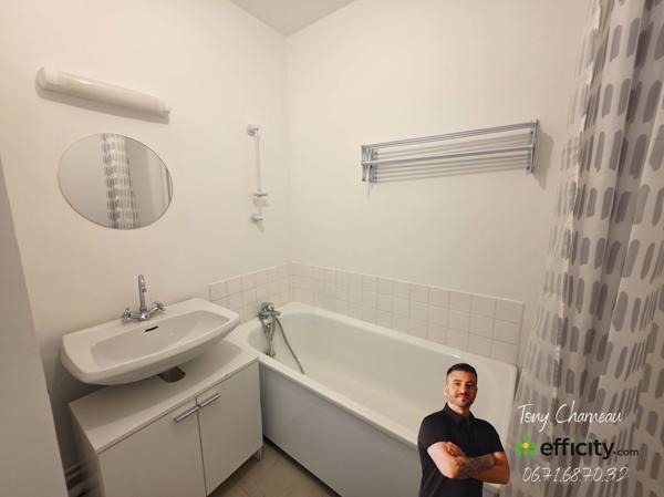 Appartement
         2 pièces
        - 40 m² 86 500 € *